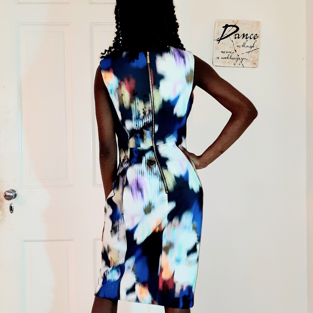 Paintstrokes Dress - Picture 3 of 8